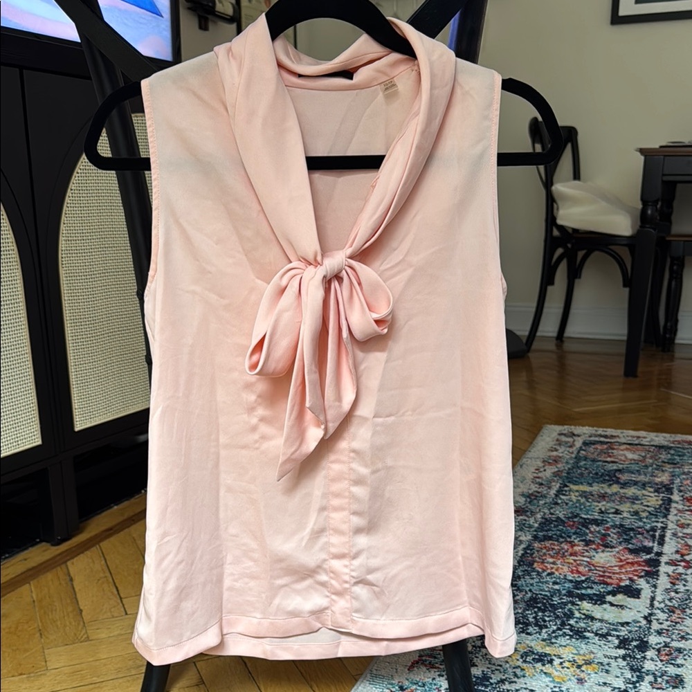 Elegant Pink Tahari Sleeveless Blouse